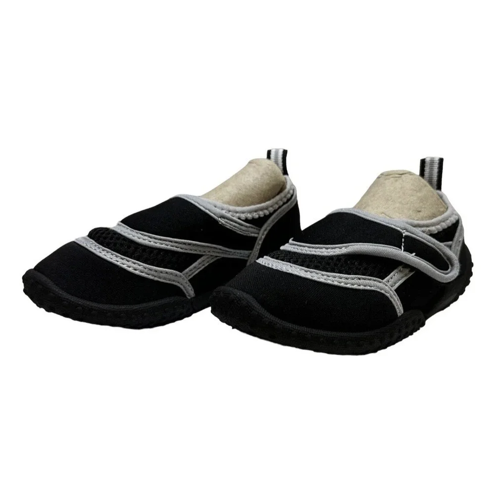 The Children's Place Boy's Size 7/8 Toddler Black And Gray Water Shoes Pre Owned
